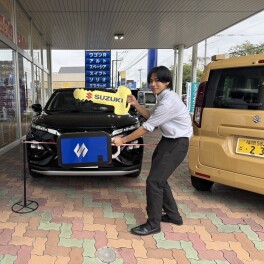 スタッフによる愛車紹介！！